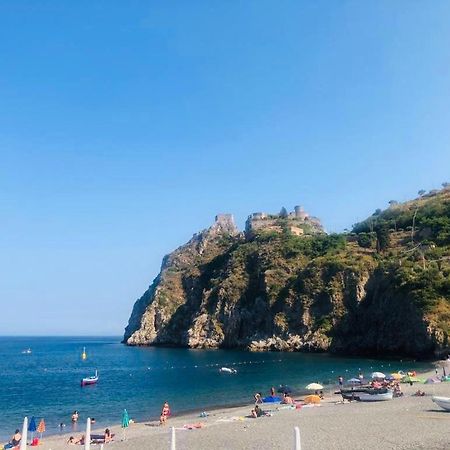 Appartamento Sul Lungomare Di S Alessio SantʼAlessio Siculo Exteriör bild